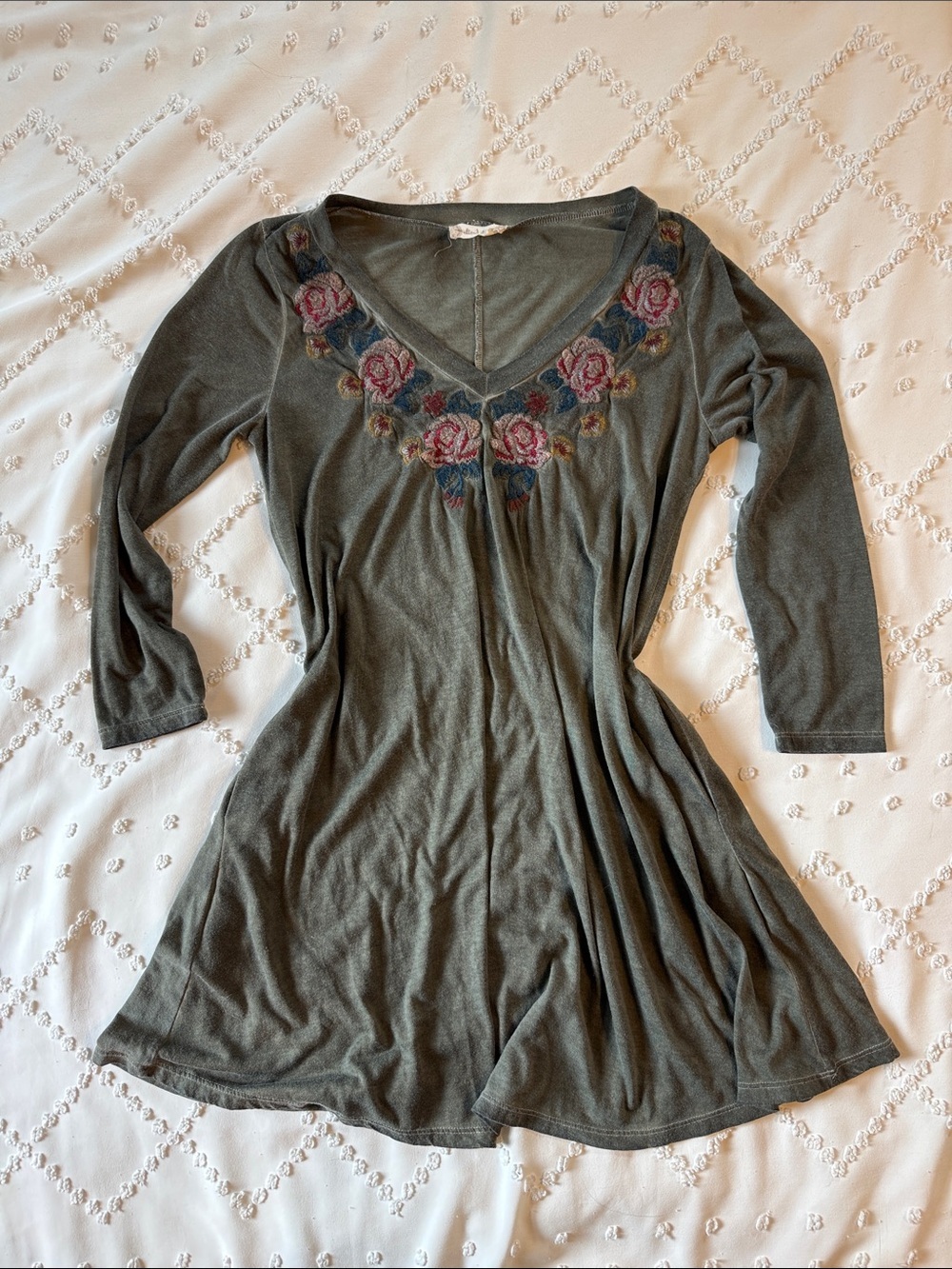 Altar’d State Olive Green V-Neck Tunic with Rose Embroidery Size Small